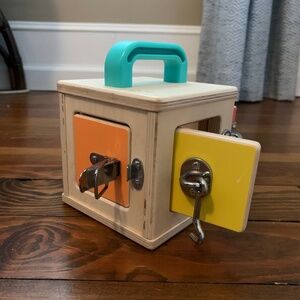 LOVEVERY locking box